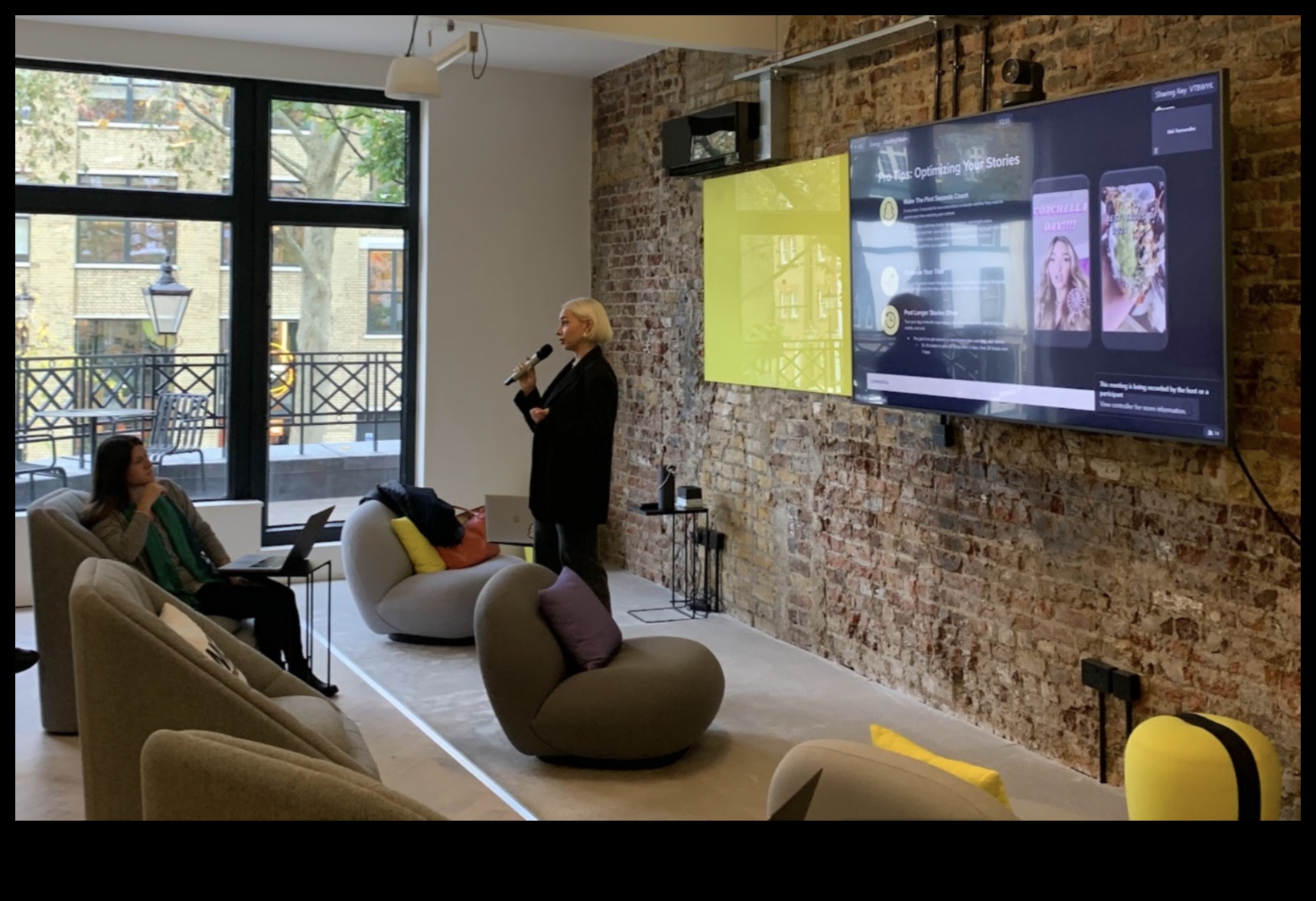 Snapchat Symphony Un curs de master în povestirea efemeră 3 Snapchat Symphony: Stăpânirea artei povestirii efemere