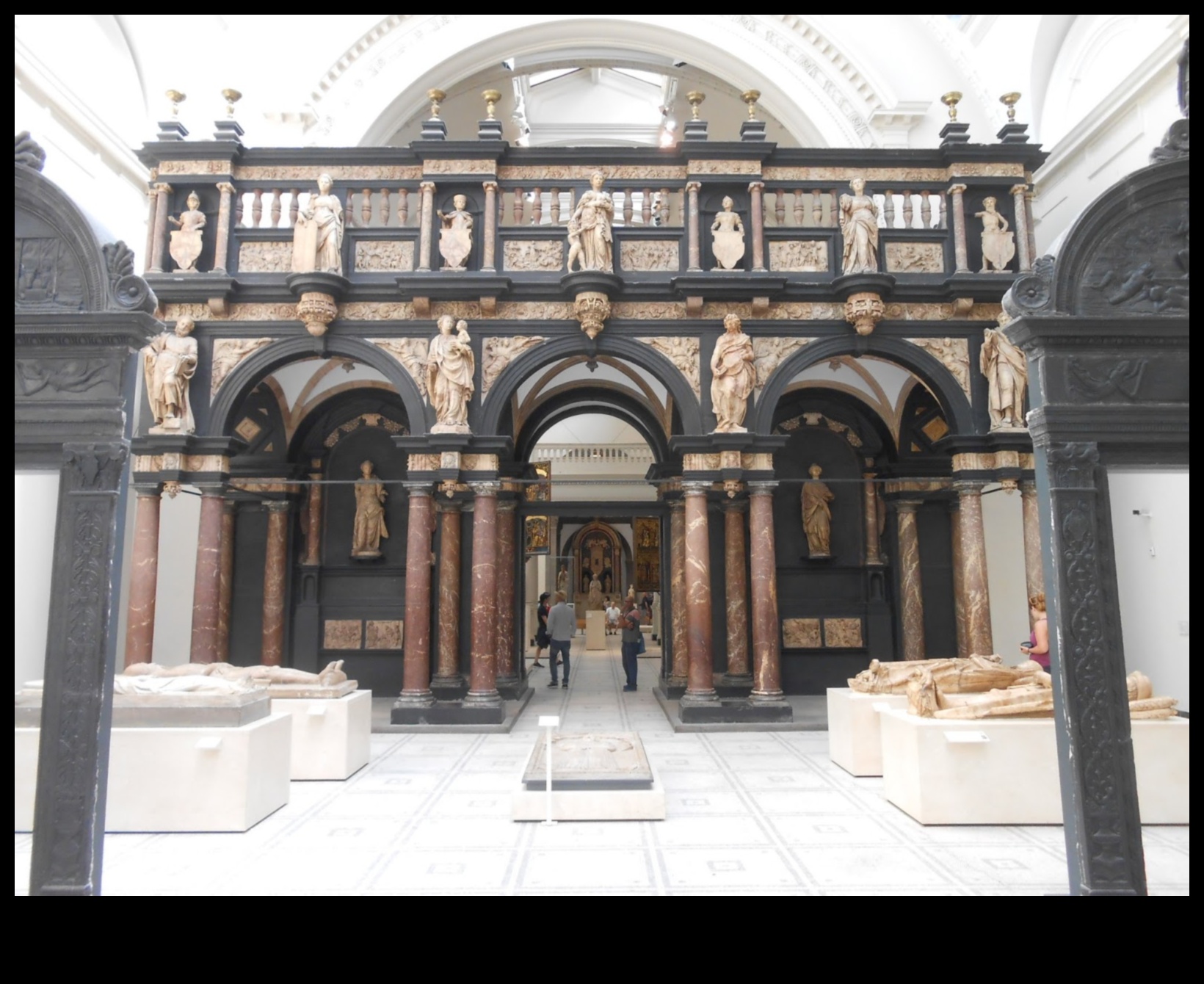 Rood Screen Radiance Arta și arhitectura ecranelor gotice 1 Rood Screen Radiance: ornamente artistice în ecrane gotice