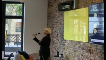 Snapchat Symphony: Stăpânirea artei povestirii efemere